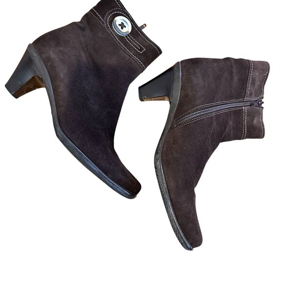 La Canadienne Button Ankle Boots 7.5M Brown Suede - Picture 4 of 12